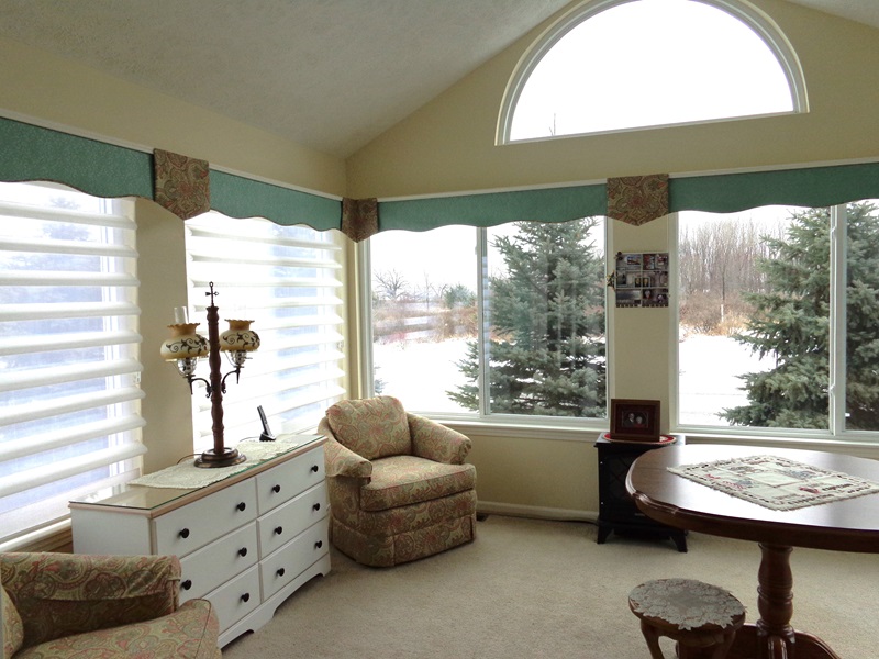 Pirouette Shades, Hunter Douglas, in a north facing sunroom.